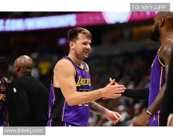 东契奇得拿50分？ESPN预测胜率：湖人48.4%，国王51.6%