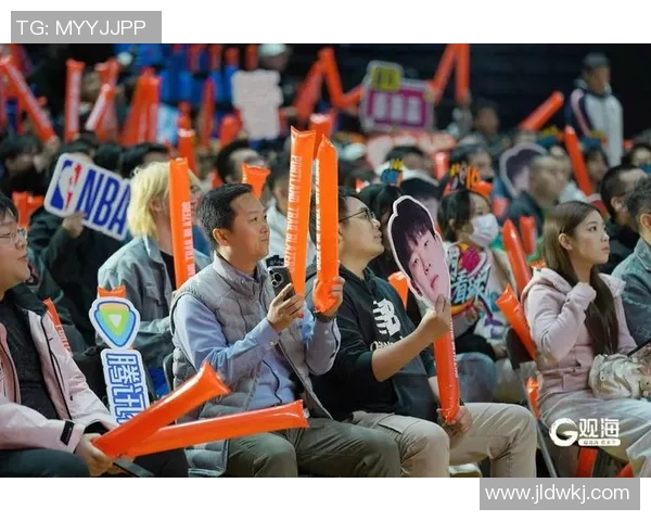 杨瀚森拿到NBA生涯第一分,青岛球迷第二现场“跨洋”助威 杨瀚森拿到NBA生涯第一分,青岛球迷第二现场“跨洋”助威