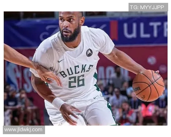 外线有谱！AJ·格林三分10中5贡献15分 其中第三节独得12分