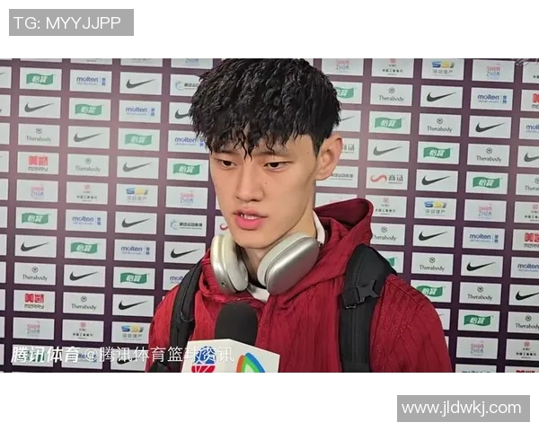 曾凡博现身澳洲训练,专注打磨中距离跳投,未来一个月或面临复出! 曾凡博现身澳洲训练,专注打磨中距离跳投,未来一个月或面临复出!