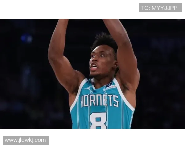 黄蜂伤病报告:三球继续缺阵,塞克斯顿&康诺顿大概率出战 黄蜂伤病报告:三球继续缺阵,塞克斯顿&康诺顿大概率出战