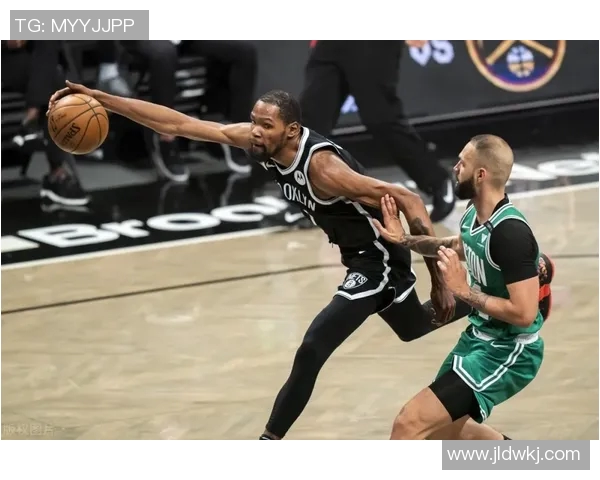 外线有谱!吉迪半场8中4拿到11分6板3助 三分5中3 外线有谱!吉迪半场8中4拿到11分6板3助 三分5中3