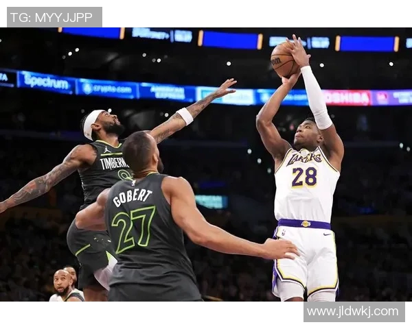 湖人惨败火箭！范德彪遮羞布，八村垒+詹东全崩，艾顿无积极性！