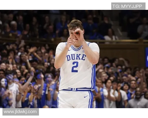 弗拉格抢断一条龙上篮打进2+1，独行侠一波11-0领先到18分