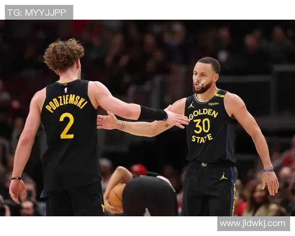 库里26+7勇士大胜送森林狼5连败 爱德华兹32+11难阻单节输21分